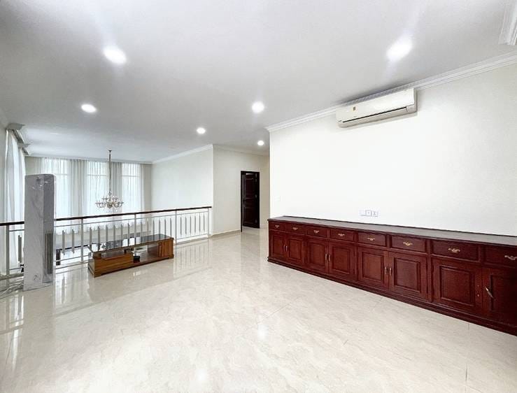 320 sqm Land Size Vila K pronájmu for $4,500