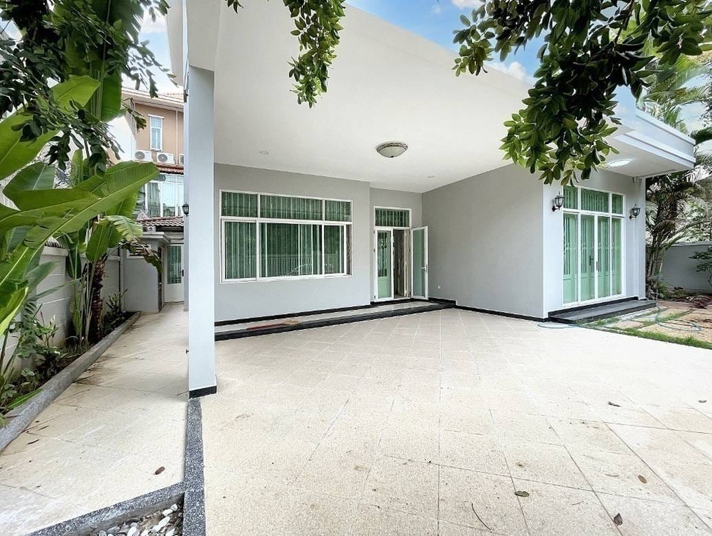 320 sqm Land Size Vila K pronájmu