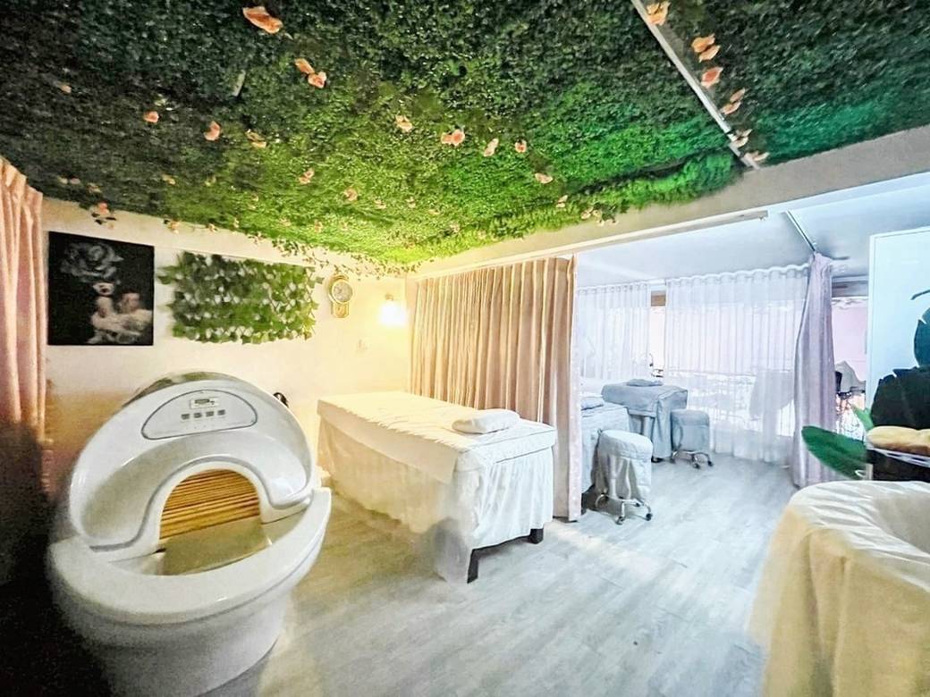 80平方米土地面积的CommercialShophouse出租，价格$1,400