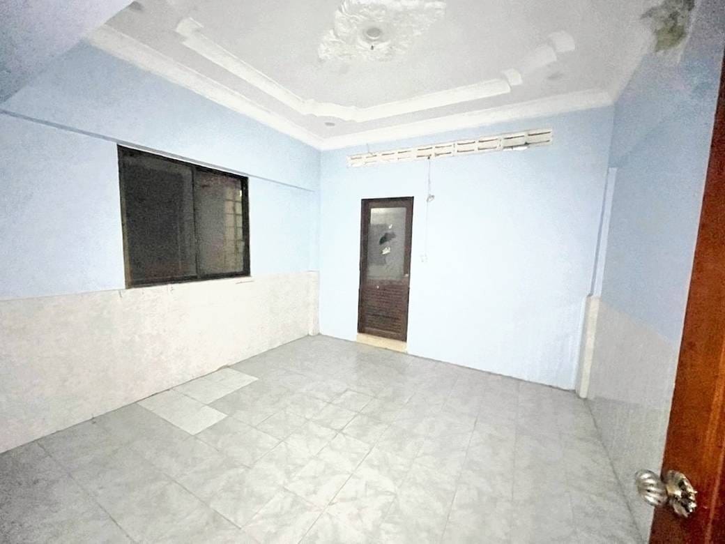 180 sqm Land Size CommercialShophouse K pronájmu