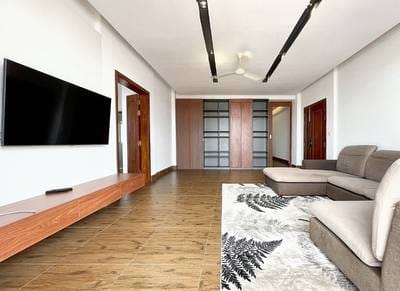 180 sqm Living Size Penthouse For Rent in Chamkarmon