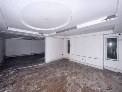 CommercialShophouse K pronájmu in Russey Keo $2,000