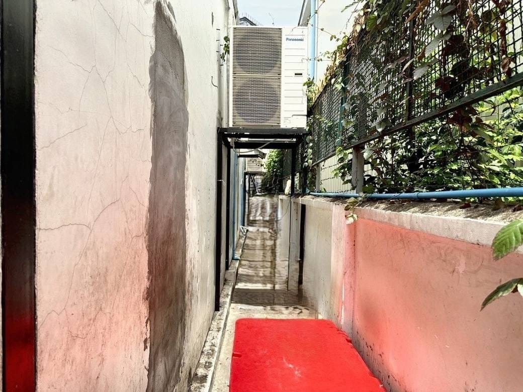 650平方米土地面积的CommercialShophouse出租