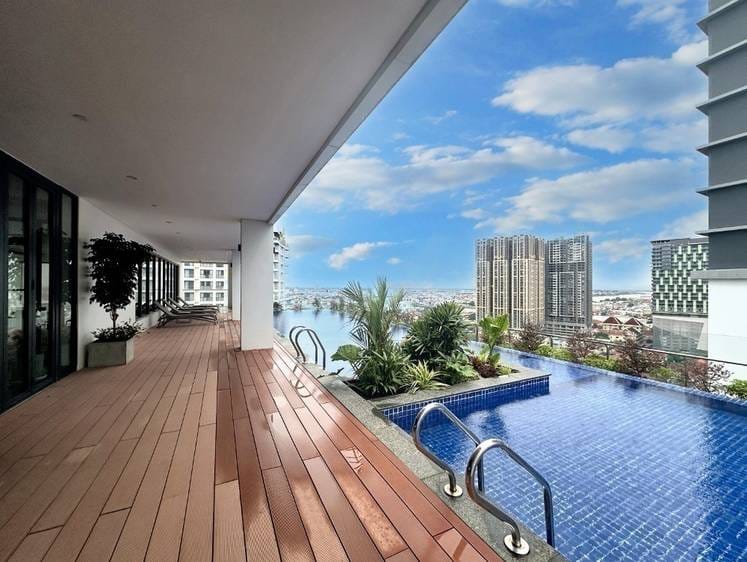 108 sqm Living Size Condo For Sale in Chamkarmon