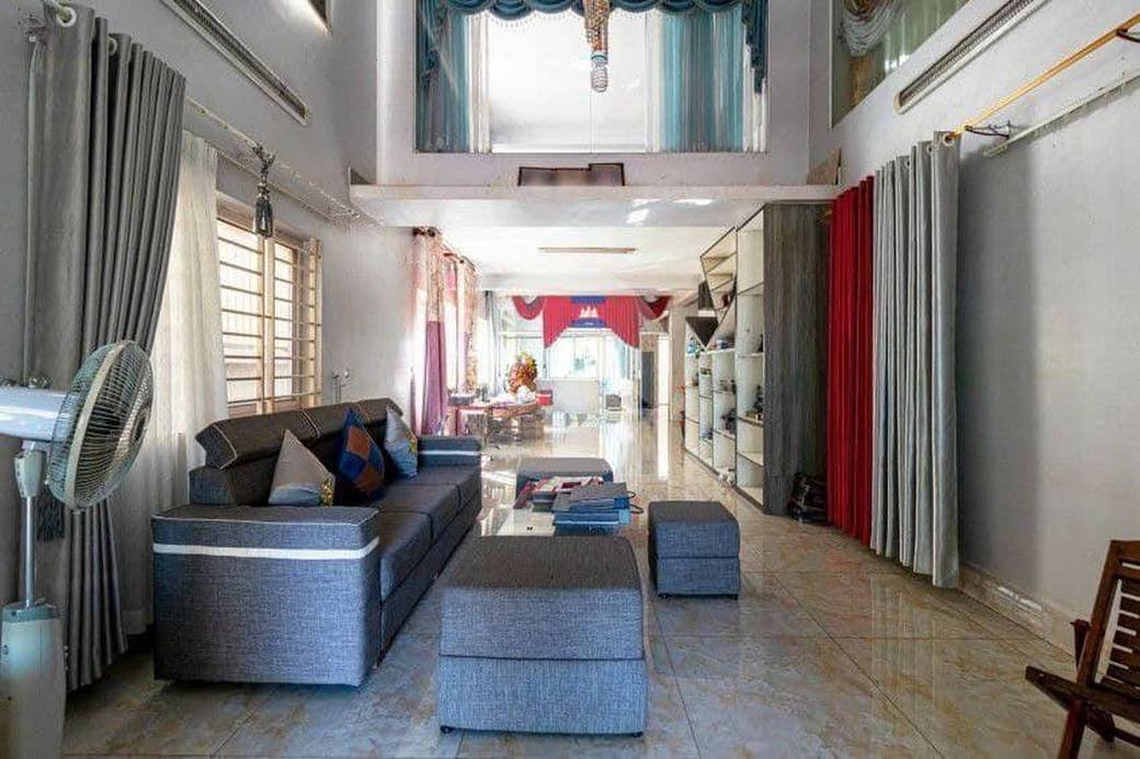 $800,000 Villa