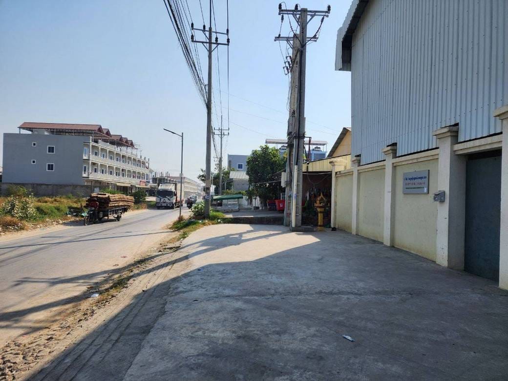 Por Sen Chey ឃ្លាំង សំរាប់ជួល នៅPor Sen Chey