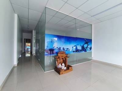 100 sqm Land Size CommercialShophouse K pronájmu