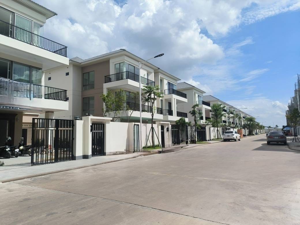 Borey Peng Huoth: The Star Platinum Eco Romance | $460,000 Villa