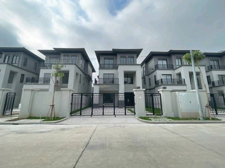 Villa For Sale in Bak Kaeng, Chroy Changvar, Phnom Penh