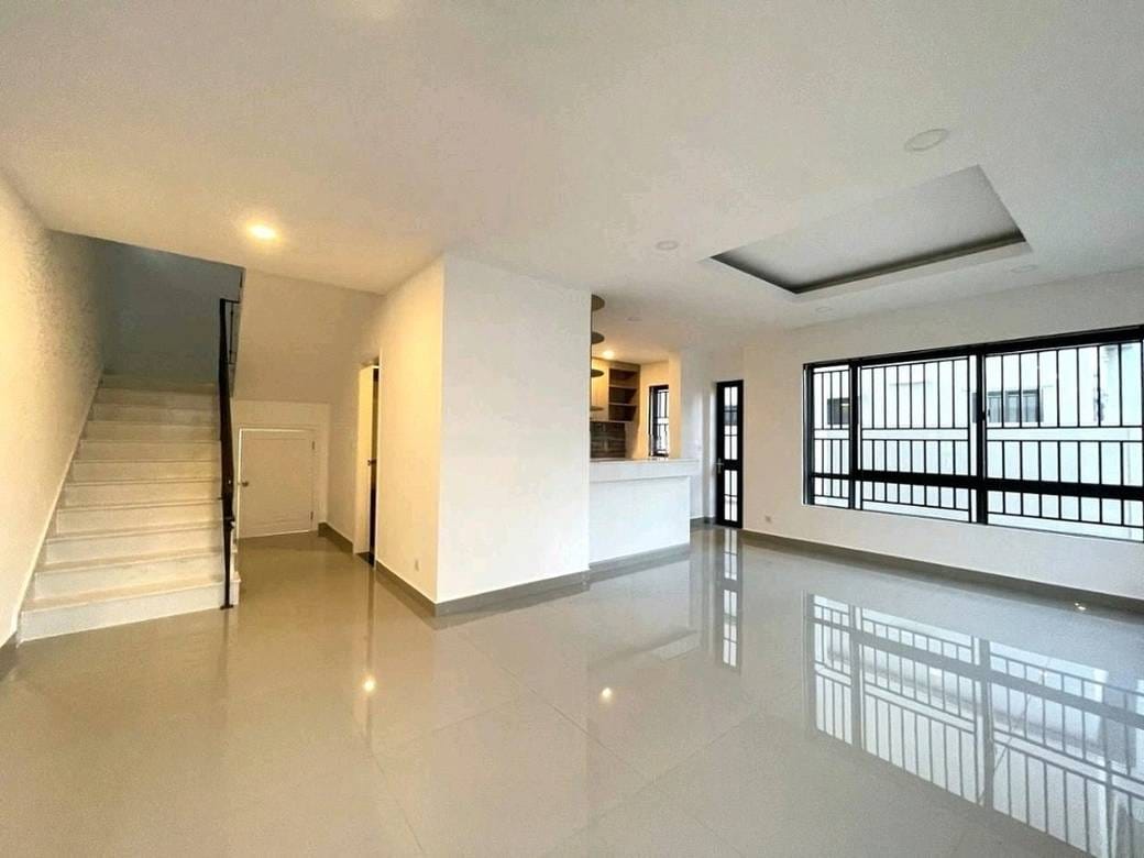 Chroy Changvar에 있는 별장 매매 $375,000