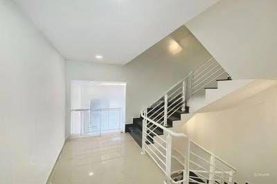 Bak KaengCommercialShophouse出售，位于Bak Kaeng