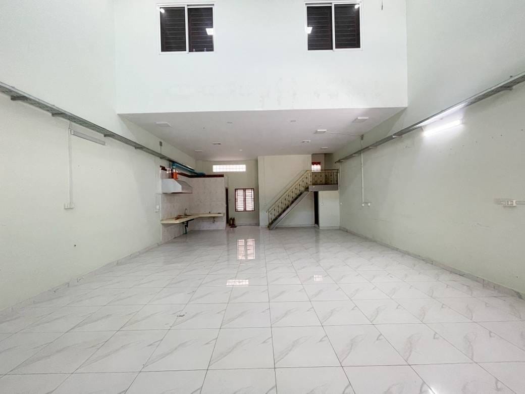 MeancheyCommercialShophouse出租，价格$1,200