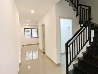 Chroy Changvar店屋出售，价格$295,000