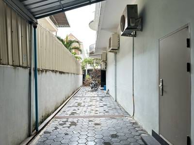 $2,800 Vila