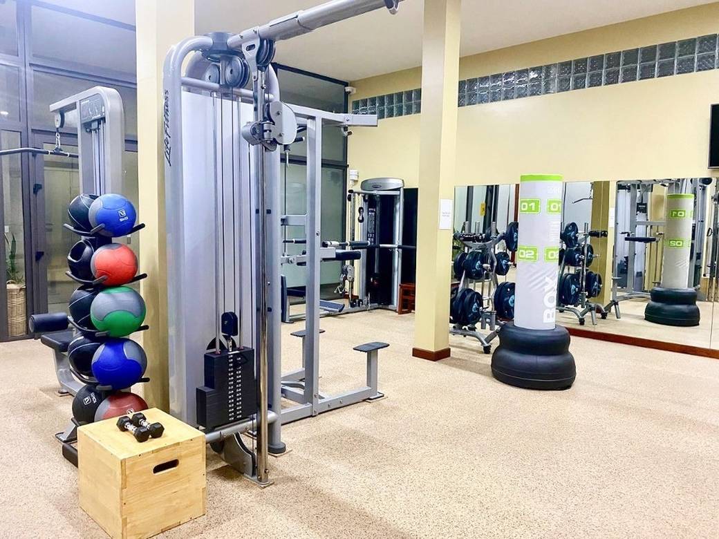 โรงแรม For Sale & Rent พื้นที่ใช้สอย 2,346 ตร.ม. ใน Toul Kork