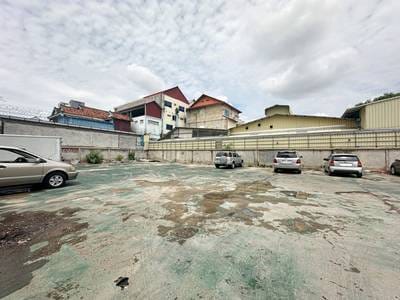 Relief À louer de 800 m² de terrain pour $3,500