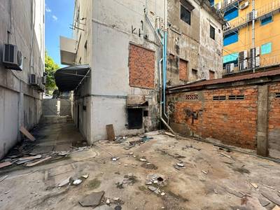 240平方米土地面积的CommercialShophouse出租