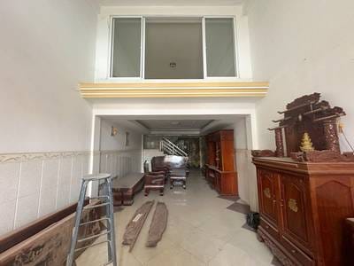 Maison-boutique For Sale & Rent de 204 m² habitables à Russey Keo