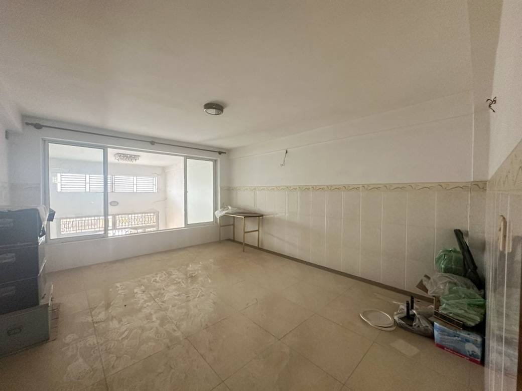 Maison-boutique For Sale & Rent à Russey Keo $550,000