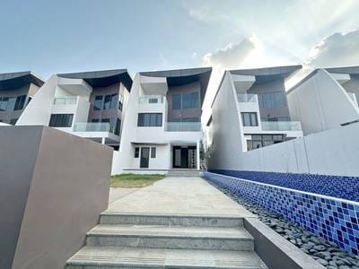 $1,300,000 Villa
