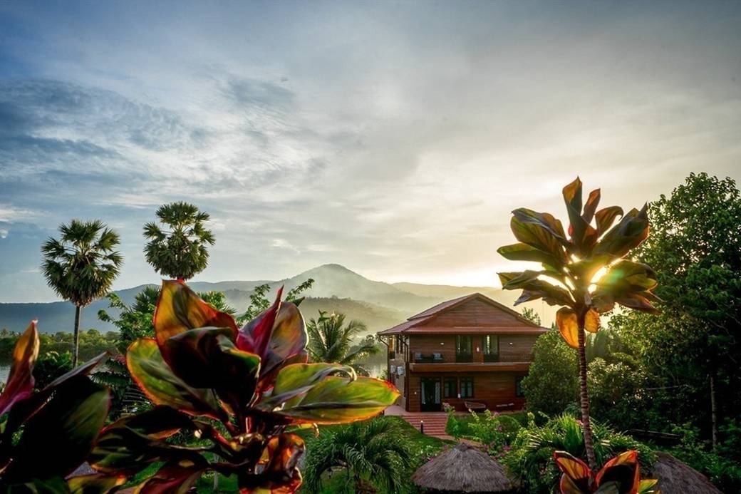 Resort À vendre de 2,328 m² habitables à Tuek Chhou