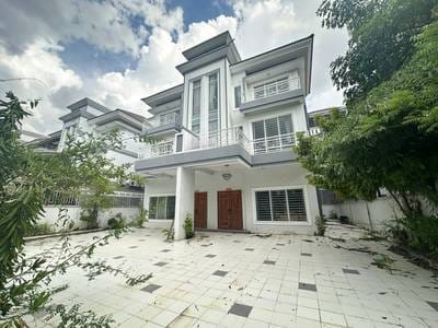 $2,600 Dvojvila