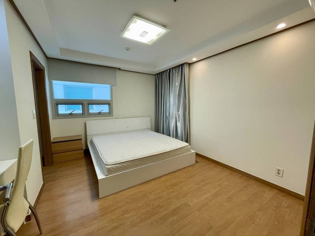 De Castle Royal Condominium | 주차 공간 1면이 있는 콘도 임대
