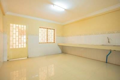 Kamboul排屋出售，价格$50,000