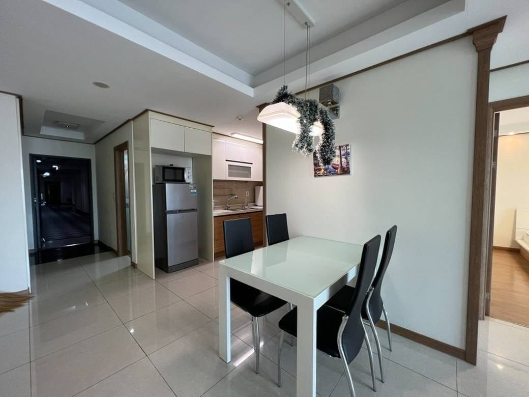De Castle Royal Condominium | Furnished Condo For Sale & Rent