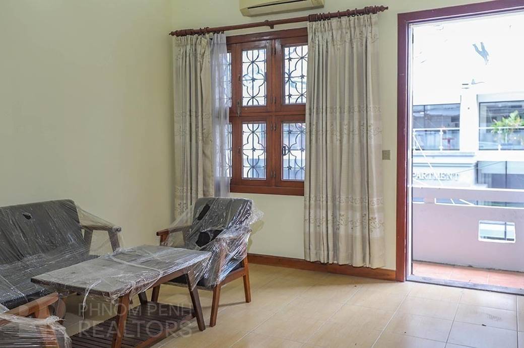 $380 Flat House