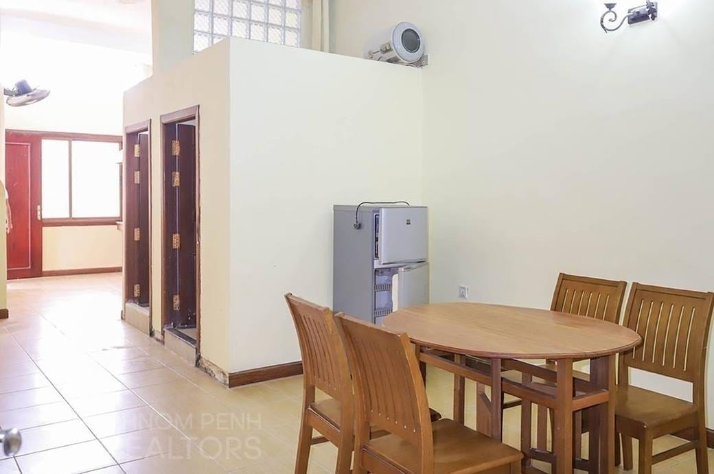 Flat House For Rent in Phsar Thmei II, Daun Penh, Phnom Penh