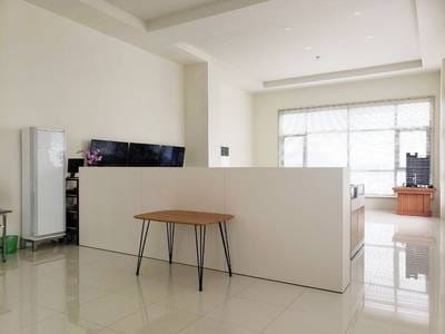 787 sqm Land Size Building For Rent
