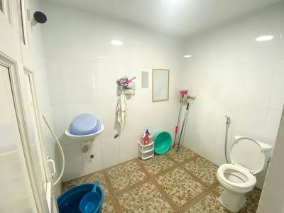 CommercialShophouse សំរាប់ជួល នៅ National road 1, និរោធ, ច្បារអំពៅ, ភ្នំពេញ