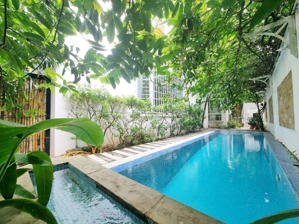 A beautiful Four-Bedroom Villa For Sale in Borey Bassac Garden City, Khan Chamkarmorn, Phnom Penh.