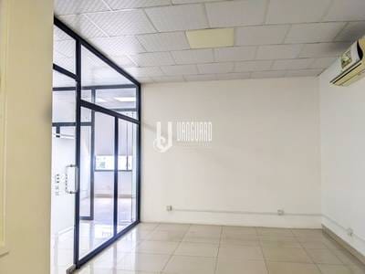 Bureaux À louer à Chamkarmon $1,020