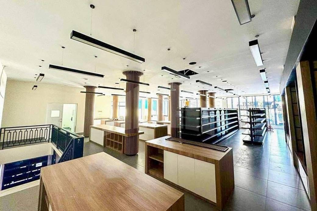 480平方米土地面积的饭店出租
