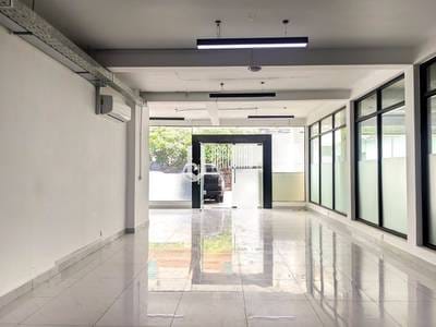CommercialShophouse Na wynajem o powierzchni mieszkalnej 112 m² w Boeng Keng Kang