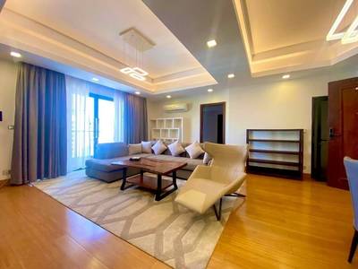 แฟลต ราคา $1,350