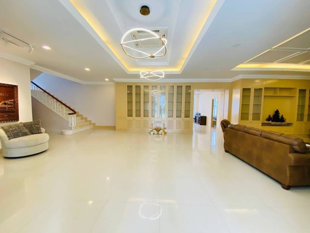 Villa À louer à Nirouth, Chbar Ampov, Phnom Penh