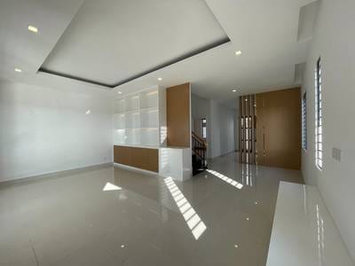 Willa For Sale & Rent o powierzchni działki 290 m²