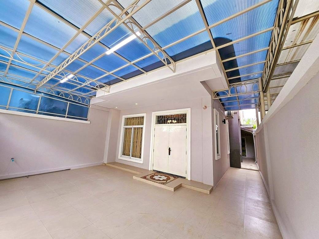 $1,500 Vila