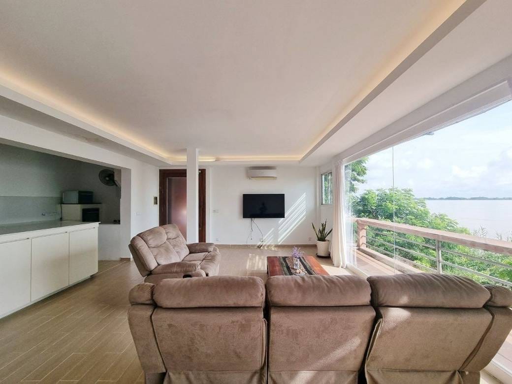 230 sqm Living Size Apartment For Rent in Chroy Changvar