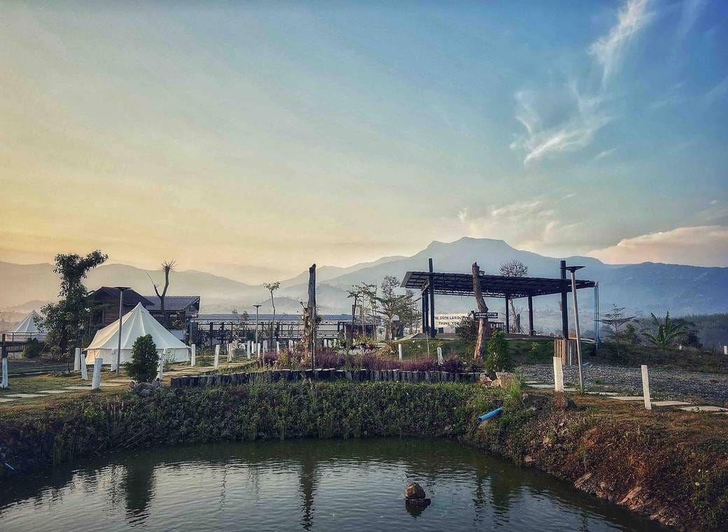 17,000 sqm Land Size Resort Na prodej