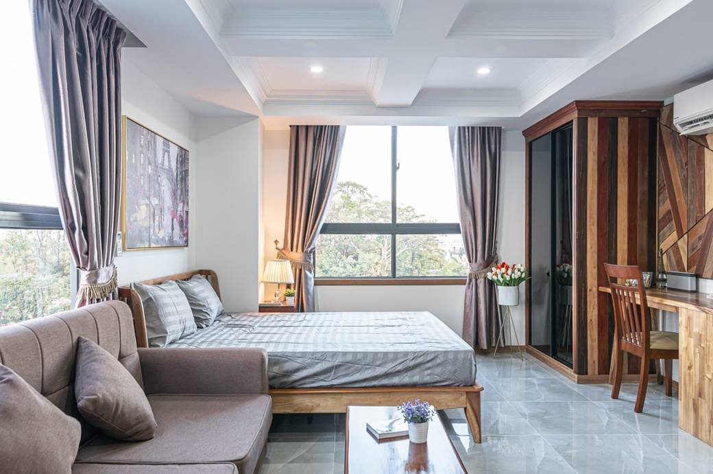 ផ្ទះល្វែង តម្លៃ $300