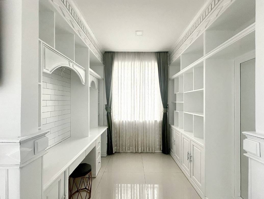 360 sqm Living Size Dvojvila K pronájmu in Sen Sok