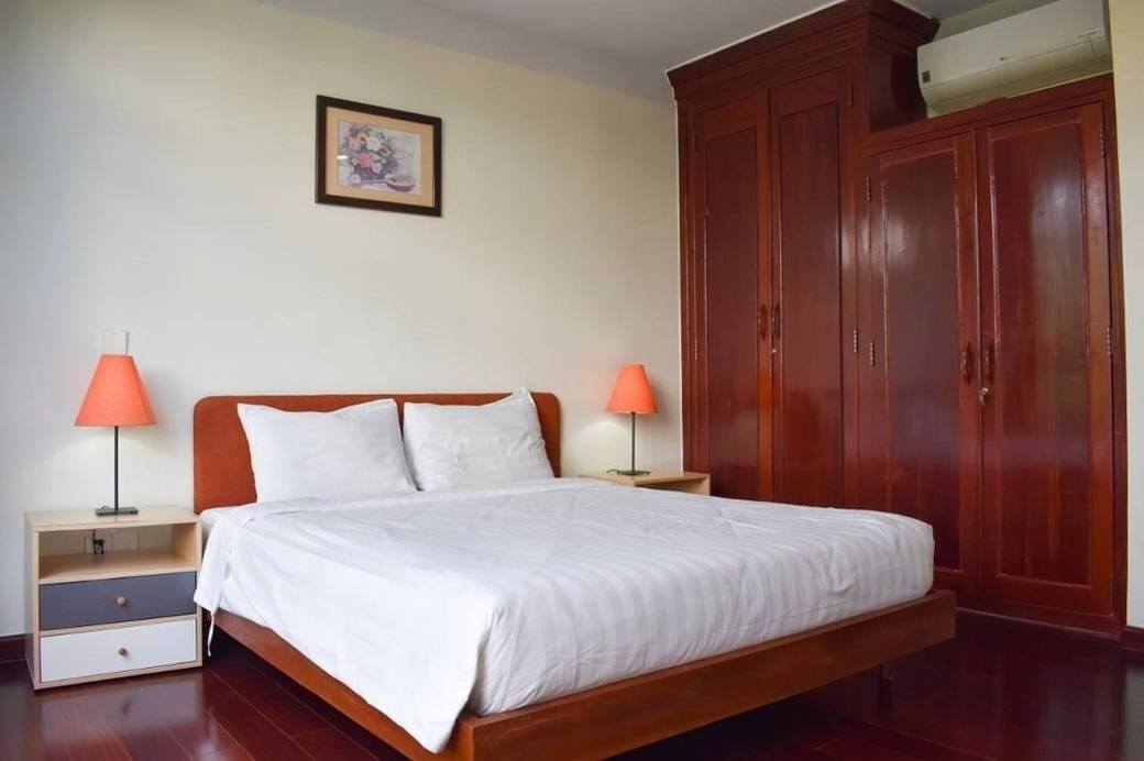 $1,200 Byt