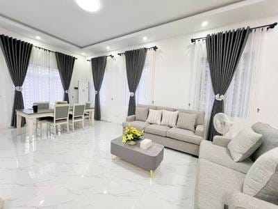 176 sqm Living Size Vila K pronájmu in Sen Sok