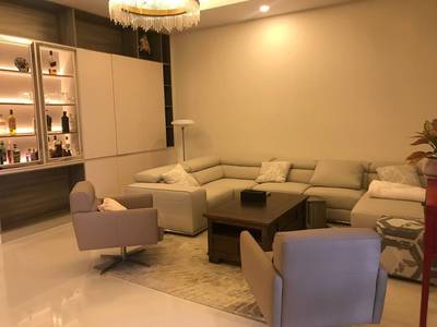 $2,000 Villa