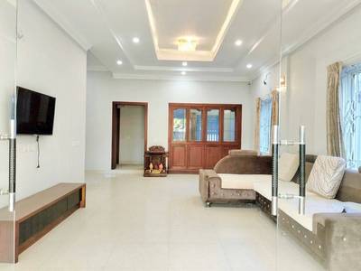 $2,500 Villa