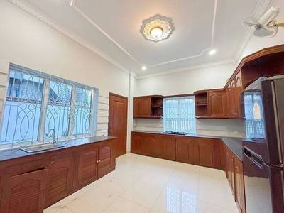 600 sqm Land Size Villa For Rent